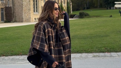 Ne plaščev in puhovk, Francozinje to zimo izbirajo en retro kos