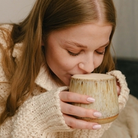 S to enostavno rutino boste zvečer v hipu zaspali: zmanjšuje stres, napetost in izboljša počutje