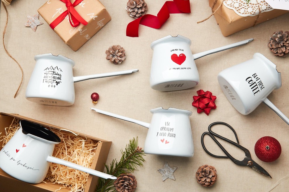 Nostalgično darilo, ki ga lahko podarite letos za božič (izdelano v Sloveniji) (foto: Cuckoo cups)