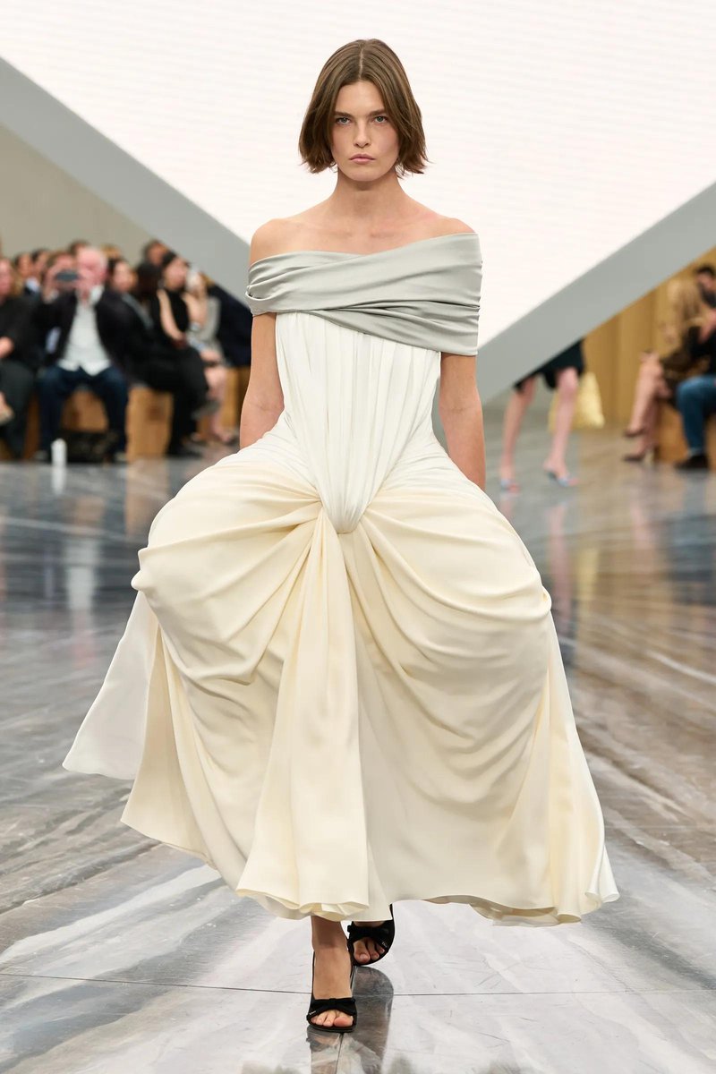 Pantone razglasil barvo leta 2026: Zakaj je Cloud Dancer barva prihodnosti?