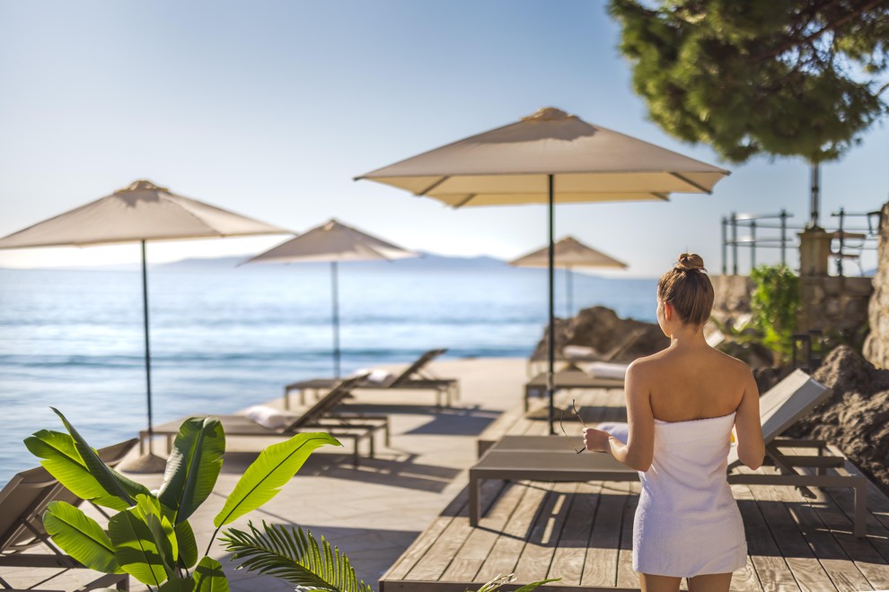 Leta 2026 si privoščite poletni oddih, kjer se bo resničnost srečala s sanjami (rezervirajte svoja nebesa s popustom!)