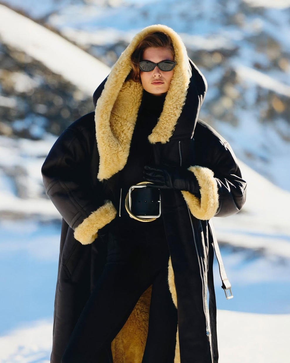 Smučarski izleti so popoln izgovor za modne outfite — in to je, vse, kar morate spakirati (foto: instagram/@jacquemus)