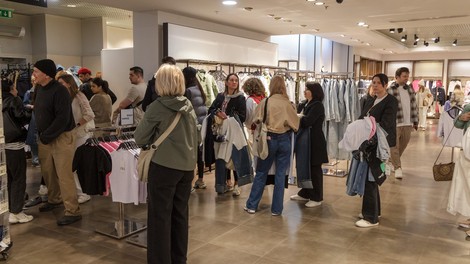 zara, kabine, garderoba, pomerjanje