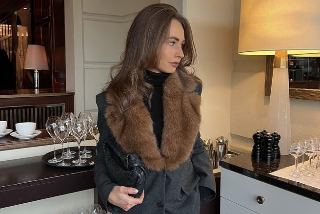 Najprej Prada, zdaj Zara: mikrotrend, ki ga bodo v 2026 nosila 'it' dekleta