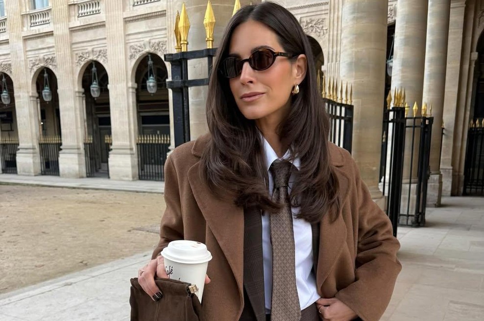 Pozabite na črne hlače: ta barva deluje bolj luksuzno in je "must have" te zime (foto: instagram/@lglora)