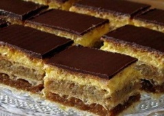 Pomešajte, namažite in dobite božansko sladico: tako pripravite domače napolitanke s 3 bogatimi nadevi (vsak je boljši od prejšnjega)