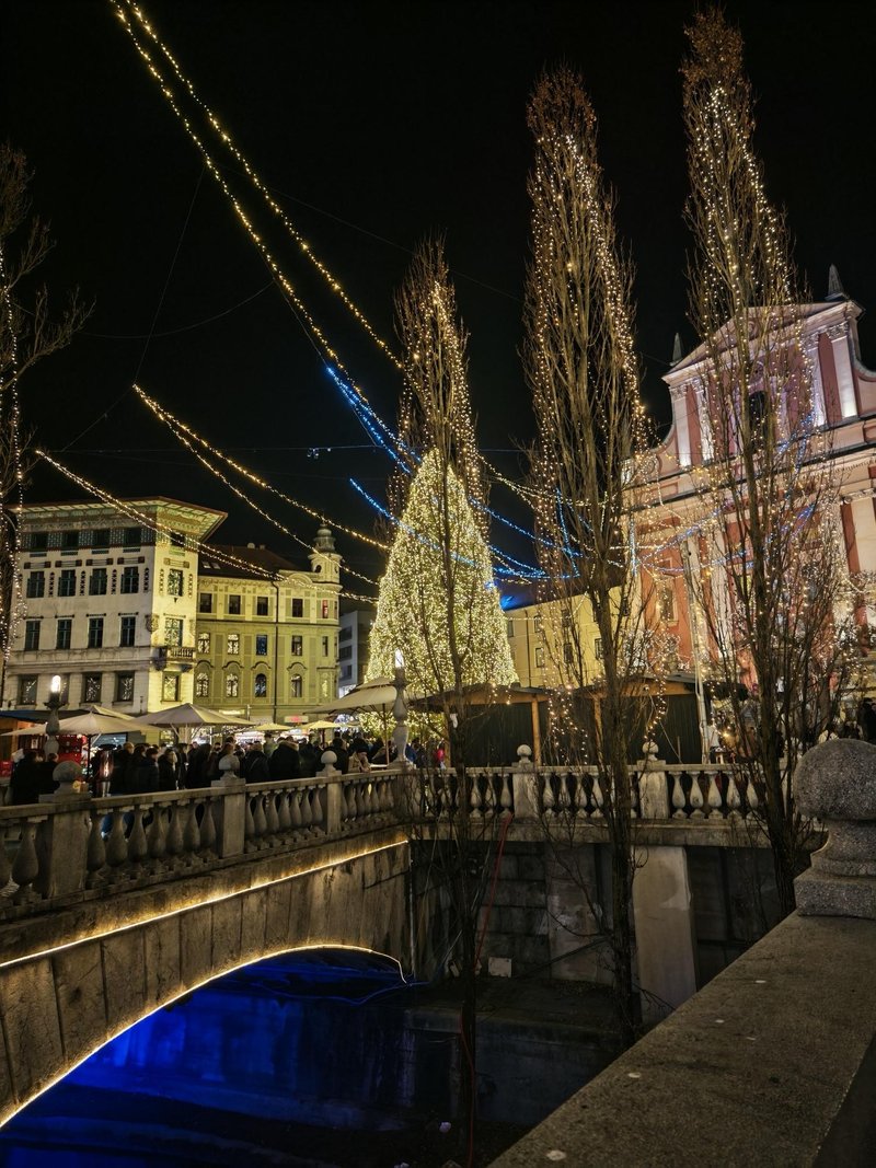 Začetek leta 2026 bo tehnološko zaznamoval tudi težko pričakovani prihod telefona HONOR Magic8 Pro