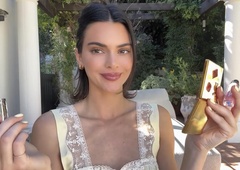 Še vedno iščete darilo za prijateljico? To so top izbire, ki jih bo vesela vsaka lepotna navdušenka!