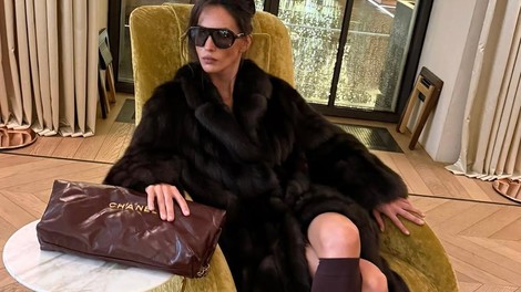 Kako letos kombinirati plašč iz umetnega krzna?