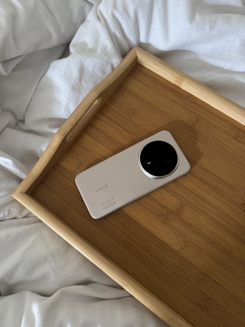 Začetek leta 2026 bo tehnološko zaznamoval tudi težko pričakovani prihod telefona HONOR Magic8 Pro