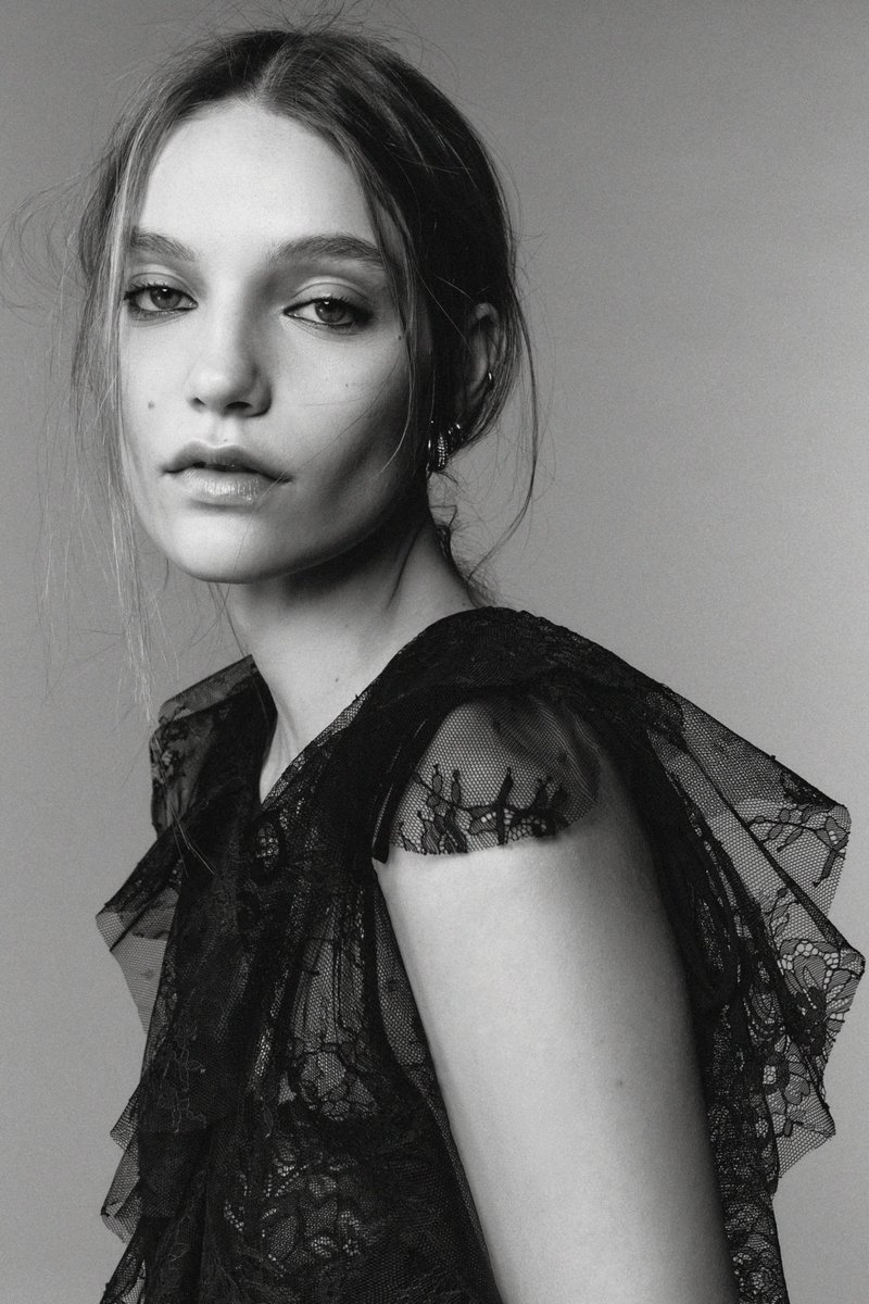 Pri Inditexu se začenjajo zimski popusti: Poglejte, kdaj lahko ujamete prve uspešnice!