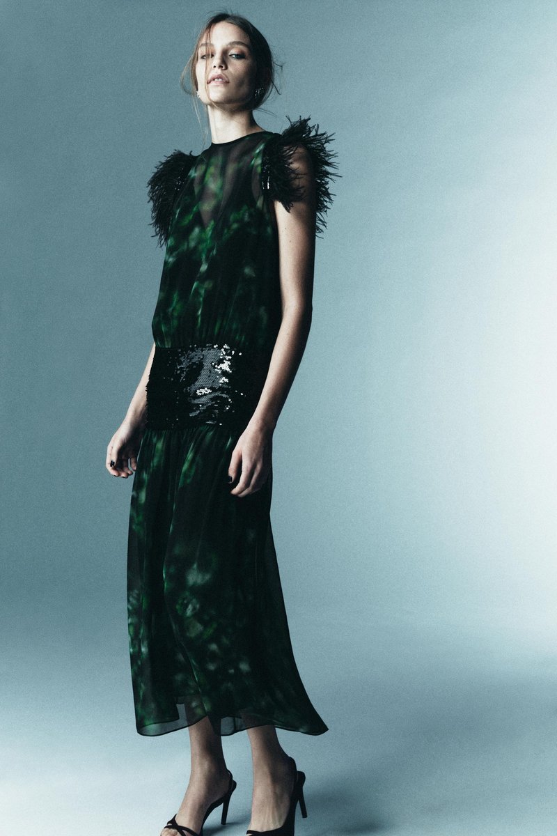 Pri Inditexu se začenjajo zimski popusti: Poglejte, kdaj lahko ujamete prve uspešnice!