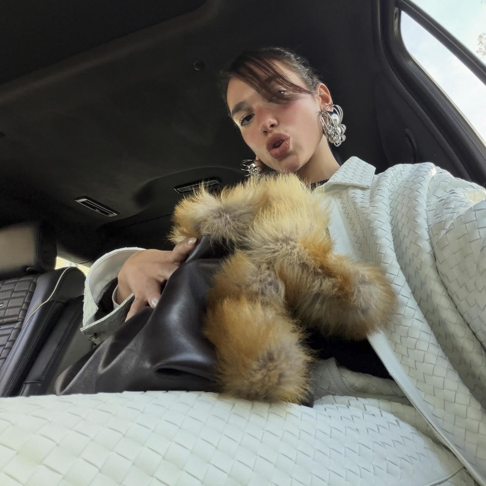 Bik (20. april – 20. maj) Uran v vašem znamenju lahko prinese nepričakovane spremembe v osebnem življenju in financah. Morda …