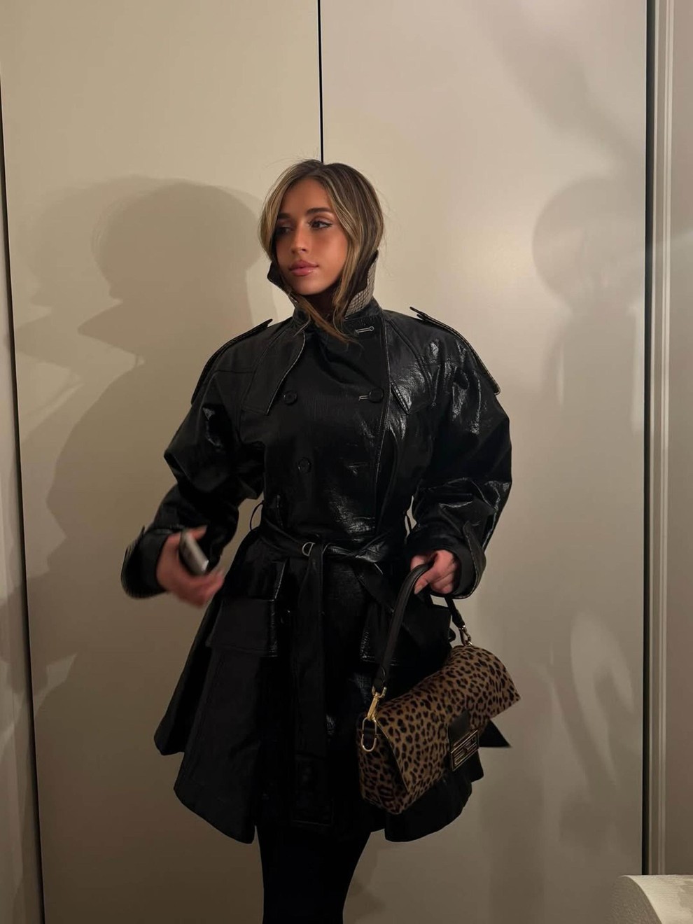 Oven (21. marec – 19. april) Pričetek leta prinaša notranje napetosti in frustracije, še posebej v odnosih. Saturn vas uči …