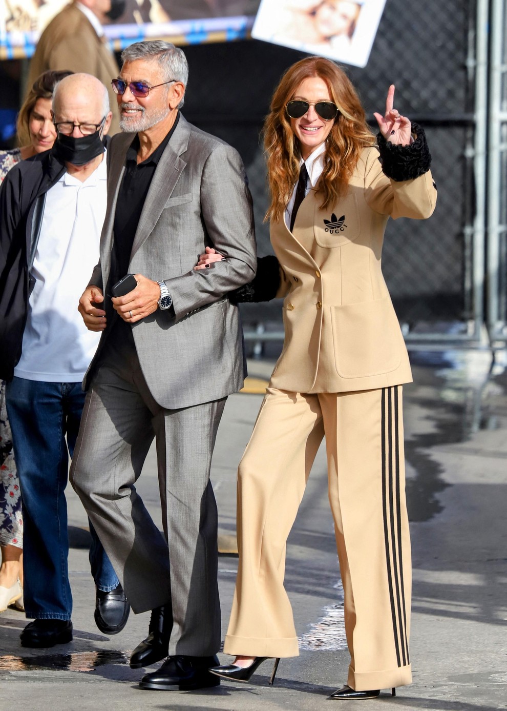 Julia Roberts ne skriva svojega občudovanja nad družinsko srečo dolgoletnega prijatelja Georgea Clooneyja in njegove žene Amal. V intervjuju za …