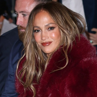 Jennifer Lopez osupnila v drzni obleki, ki je zasenčila vse