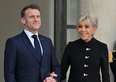 Zaradi Brigitte Macron iz omare spet vlečemo krilo, ki pred leti ni imelo konkurence