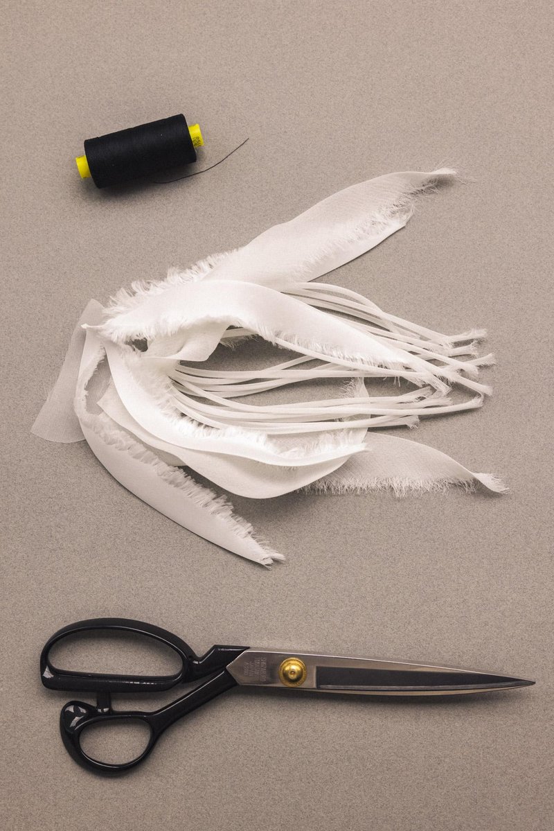 Selena Gomez v Chanel mojstrovini: obleka, ki je zahtevala 323 ur dela