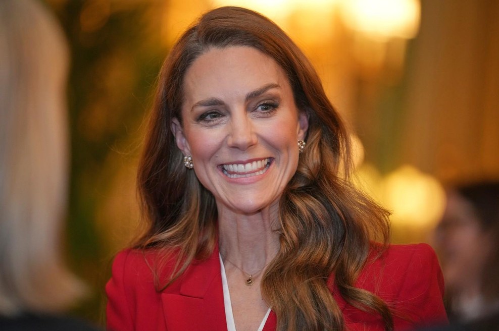Modni poklon moči žensk: Catherine Middleton v stajlingu, ki navdušuje (foto: Profimedia)