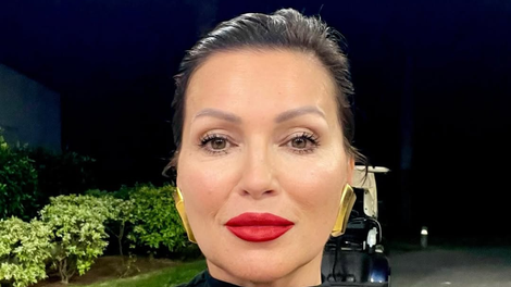 Nina Badrić pevka obleka