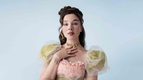 Za vse oboževalce serije Bridgerton: Pandora je lansirala romantično kolekcijo nakita, navdihnjeno z uspešnico