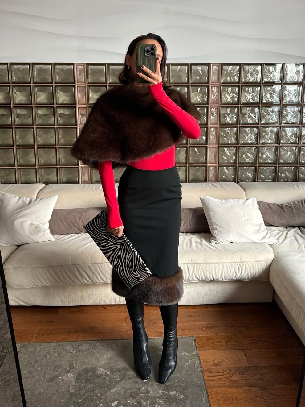 Modni navdih za valentinovo: 11 ultra šik stajlingov, ki izžarevajo ženstveno zapeljivost