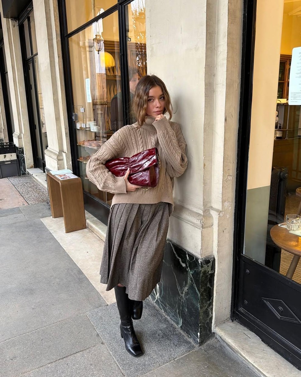 Modni navdih za valentinovo: 11 ultra šik stajlingov, ki izžarevajo ženstveno zapeljivost