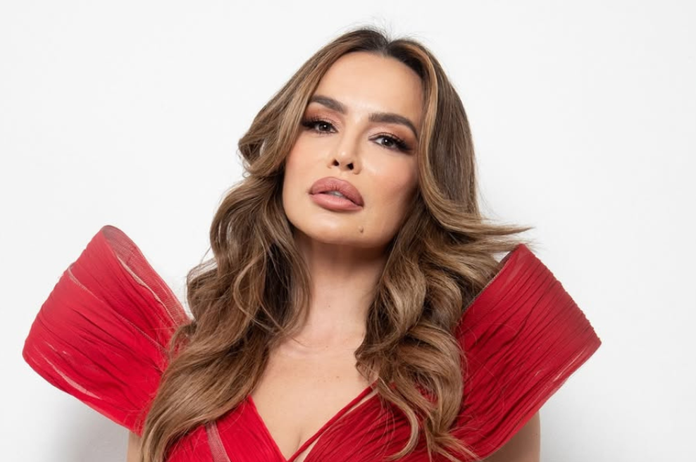 Vsi govorijo o Severinini pregrešno dragi torbici, a poglejte si šele njeno obleko! (zadetek v polno) (foto: Instagram.com/severina)