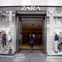 Zara uvedla novost, ki je razjezila številne: Slovenci bentijo nad tem, kar je storil priljubljeni trgovec