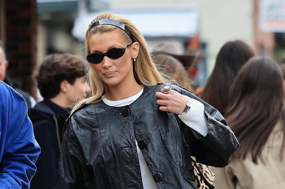 Trend pokrival iz sredine 20. stoletja, ki se vrača v modo: navdihnite se pri Belli Hadid (foto: Profimedia)