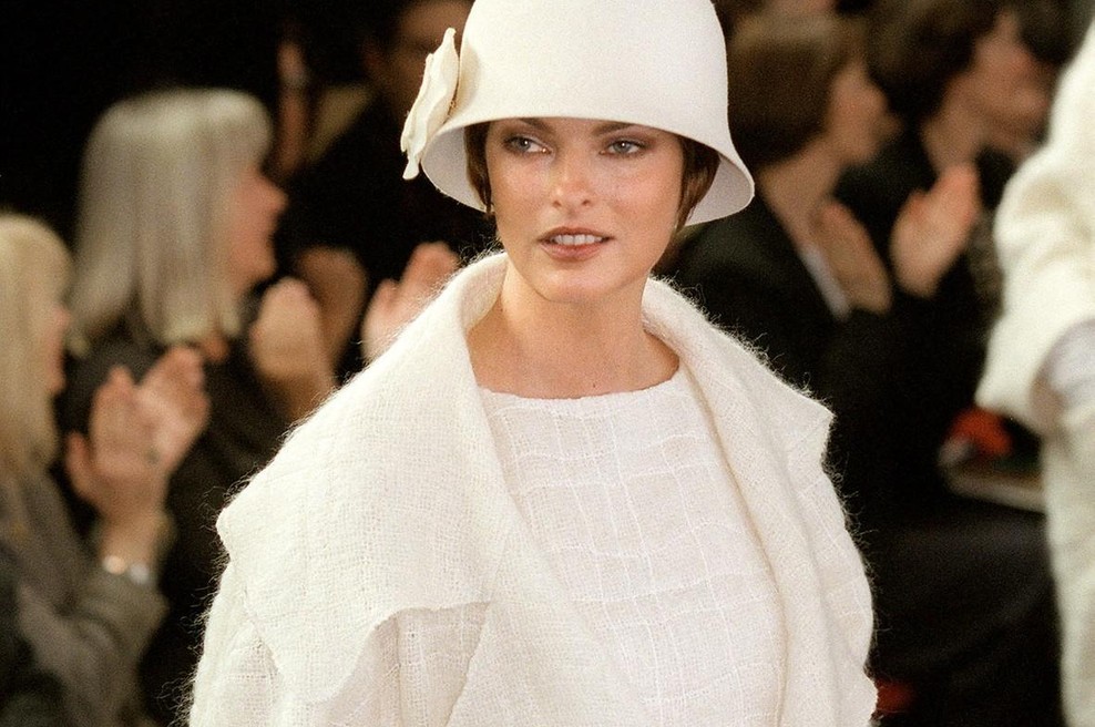 Vračajo se salonarji s peto iz 90. let, ki smo jih oboževali: to so 3 najbolj udobni modeli, ki jih ne boste želeli sezuti (foto: Profimedia)