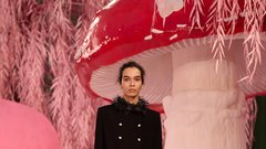 Matthieu Blazy s prvo Haute Couture kolekcijo za Chanel odpira novo poglavje Hiše