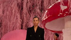 Matthieu Blazy s prvo Haute Couture kolekcijo za Chanel odpira novo poglavje Hiše