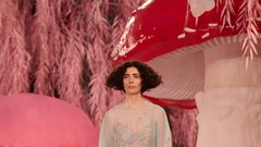 Matthieu Blazy s prvo Haute Couture kolekcijo za Chanel odpira novo poglavje Hiše