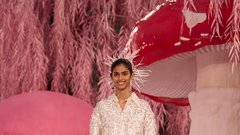 Matthieu Blazy s prvo Haute Couture kolekcijo za Chanel odpira novo poglavje Hiše