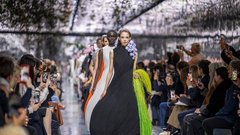 Pariški teden mode Modna revija Dior zelena torba