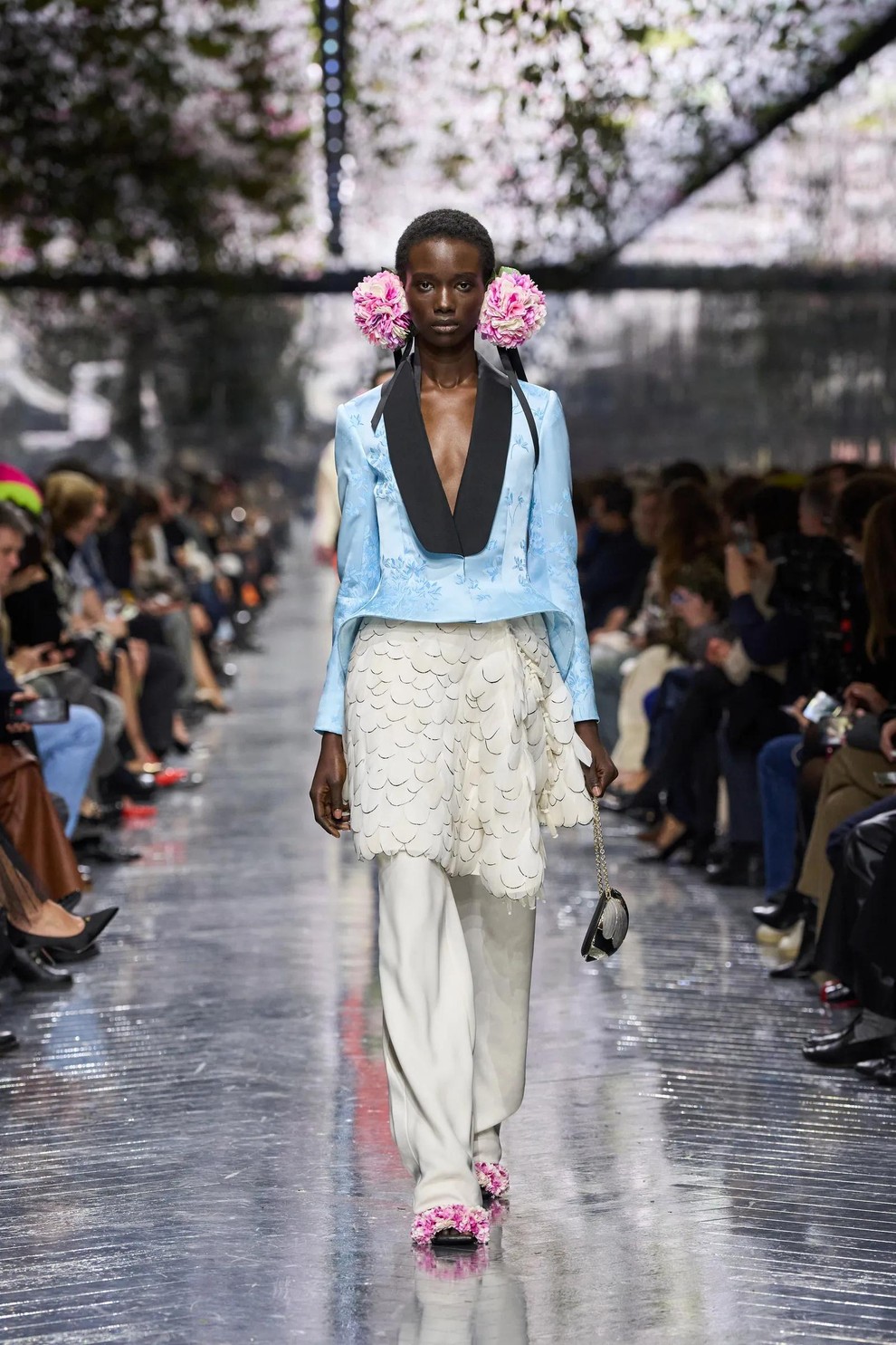 Dior v znamenju prve haute couture kolekcije Jonathana Andersona