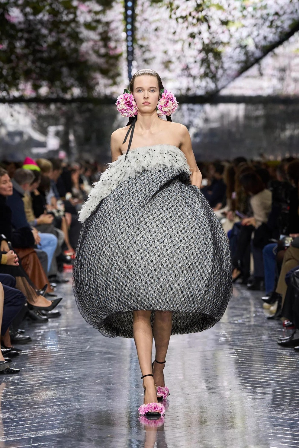 Dior v znamenju prve haute couture kolekcije Jonathana Andersona