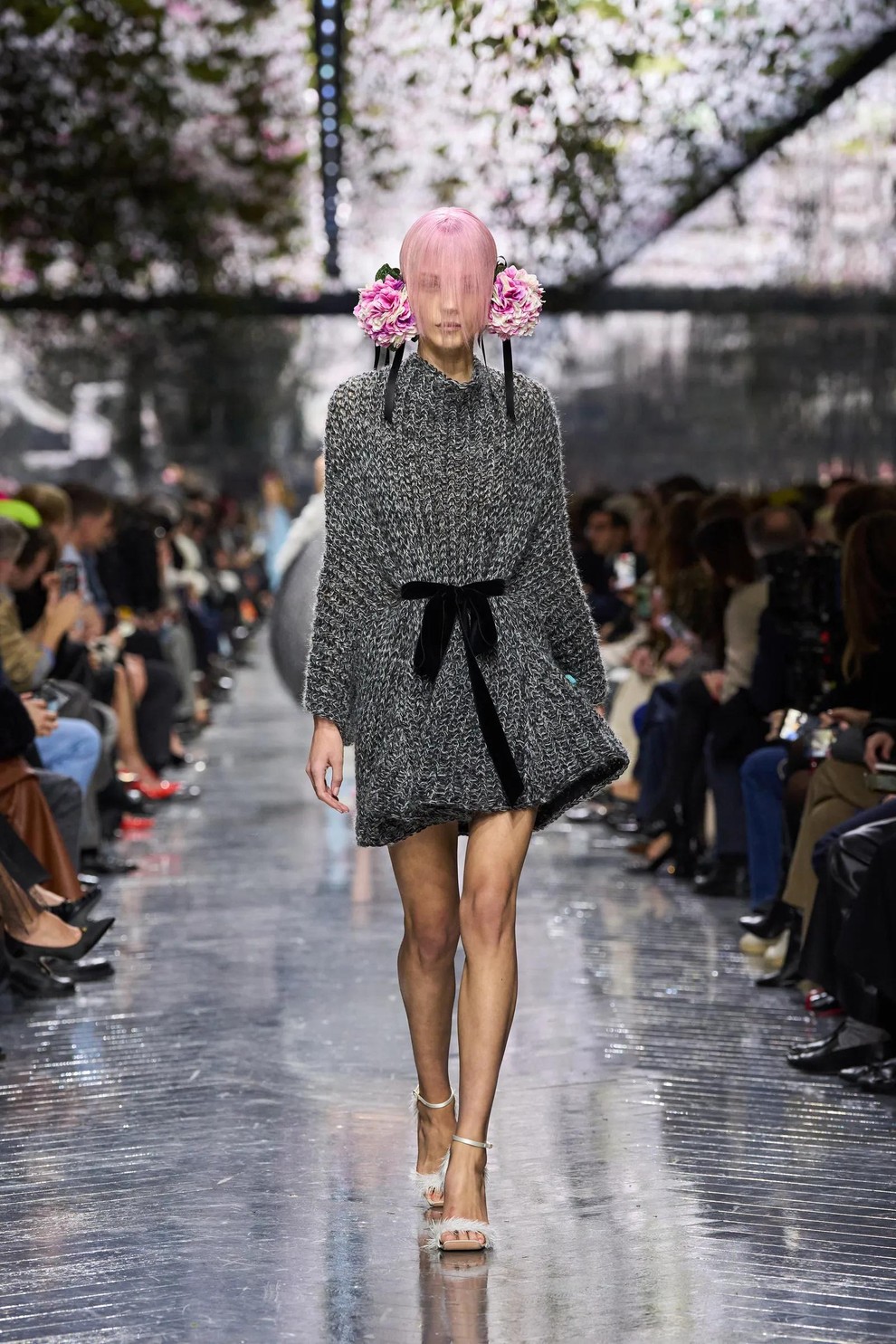 Dior v znamenju prve haute couture kolekcije Jonathana Andersona