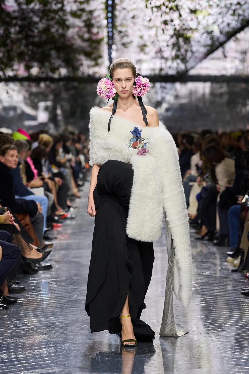 Dior v znamenju prve haute couture kolekcije Jonathana Andersona