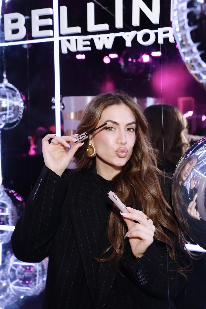 Utrip New Yorka v Beogradu: lepotna zabava leta predstavila najnovejšo inovacijo Maybelline NY