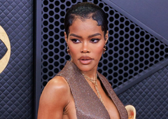 Ni je bilo mogoče spregledati: osupljiva obleka, ki je povsem razgalila njeno izklesano telo