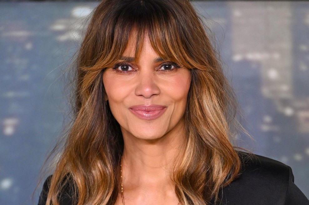 3 anti-age kreme za čvrstejši vrat in dekolte brez gub (priporočajo dermatologi) (foto: Profimedia)