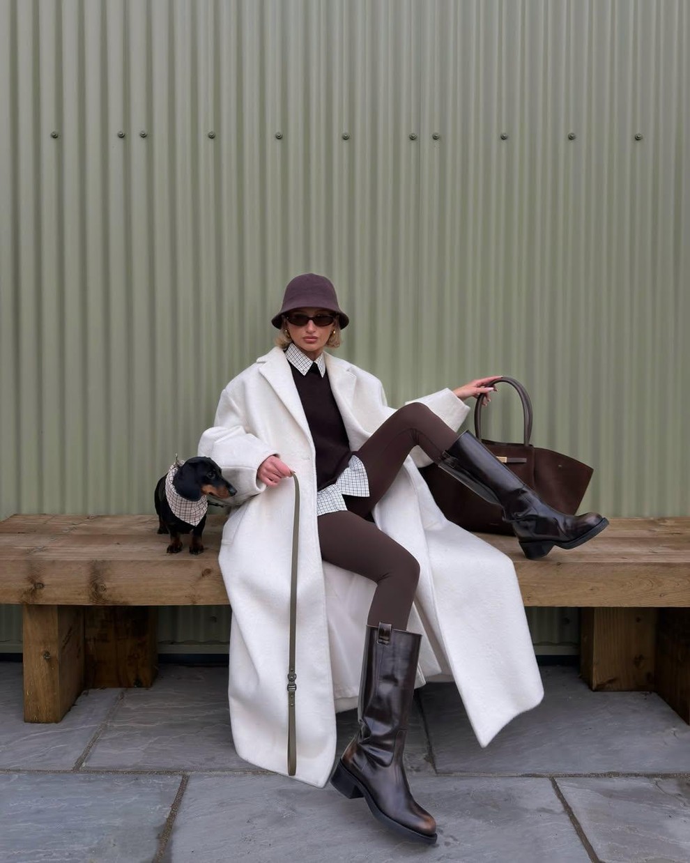 Če iščete ideje za brezhibne vsakodnevne modne kombinacije, je Instagram vedno pravi naslov. Med neskončnim brskanjem smo izbrali nekaj najbolj …