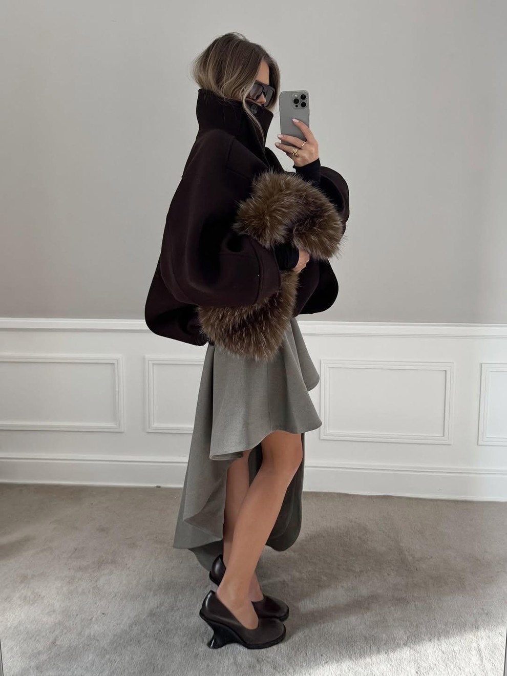 Nov dan prinaša novo dozo modnega navdiha: tudi tokrat smo na Instagramu ujeli nekaj najbolj zanimivih in aktualnih modnih kombinacij. …