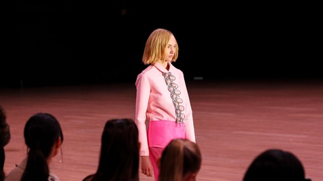 Marc Jacobs z "grenko-sladko" kolekcijo odprl teden mode v New Yorku