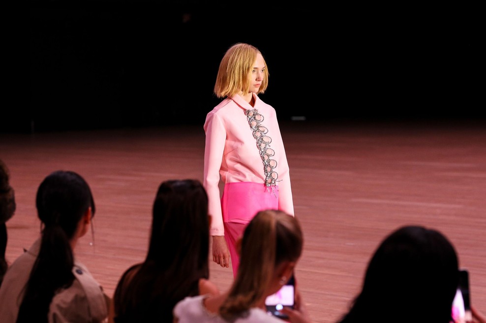 Marc Jacobs z "grenko-sladko" kolekcijo odprl teden mode v New Yorku (foto: Profimedia)