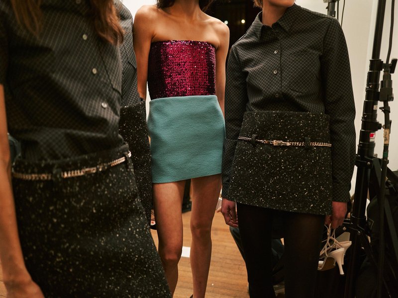 Marc Jacobs z "grenko-sladko" kolekcijo odprl teden mode v New Yorku