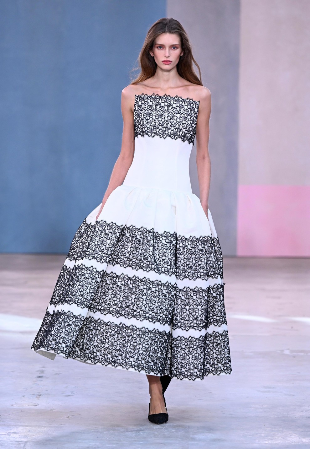 Ženska v pogonu: Jesenska kolekcija Caroline Herrera v znamenju New Yorka