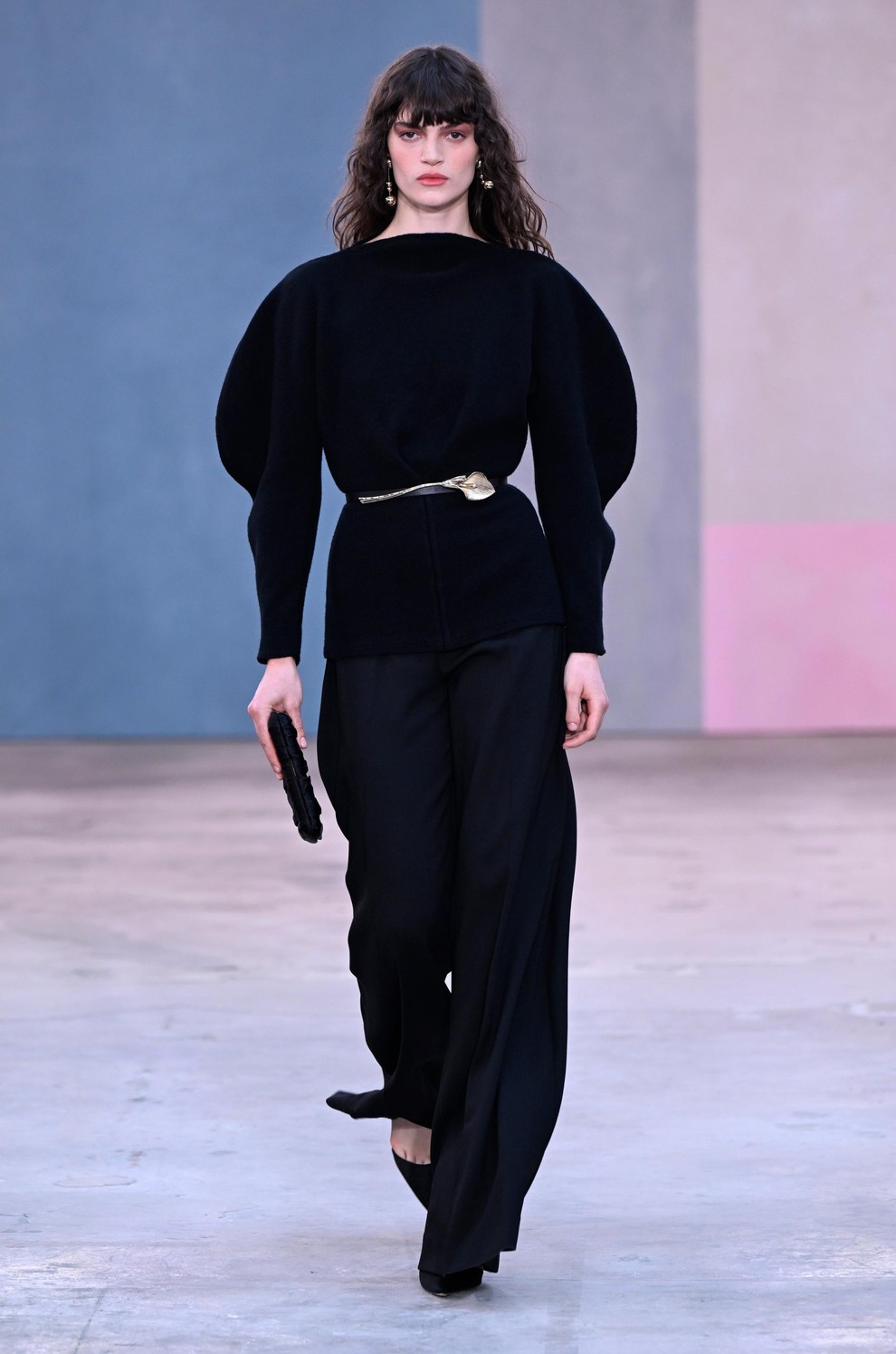 Ženska v pogonu: Jesenska kolekcija Caroline Herrera v znamenju New Yorka